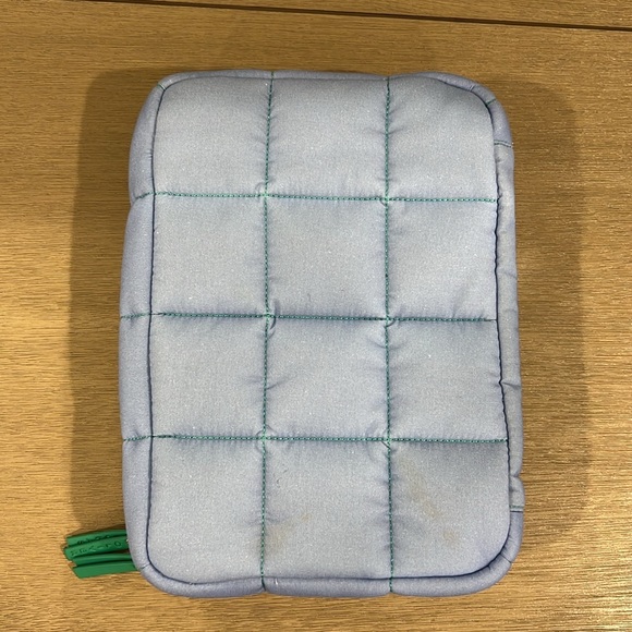 Oliver Bonas Carrie Blue Fold Out Make Up Bag Large - Picture 7 of 9